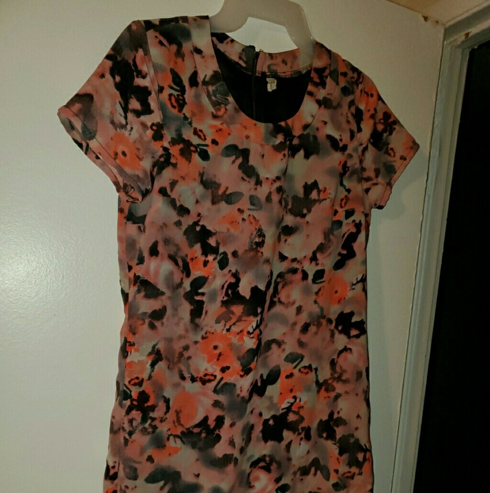 Beautifully shirt hemmed mini dress